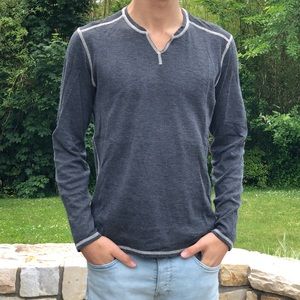 GUESS Nash Textured Slit-Neck Tee